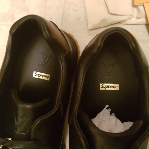 SOLD !!! Louis Vuitton X Supreme Runaway Black Gum - Picture 3 of 4